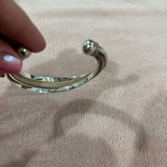 Tiffany & Co Polished Sterling Silver And Mesh Twist Cuff Bracelet 37.5 Grams - Picture 6 of 10